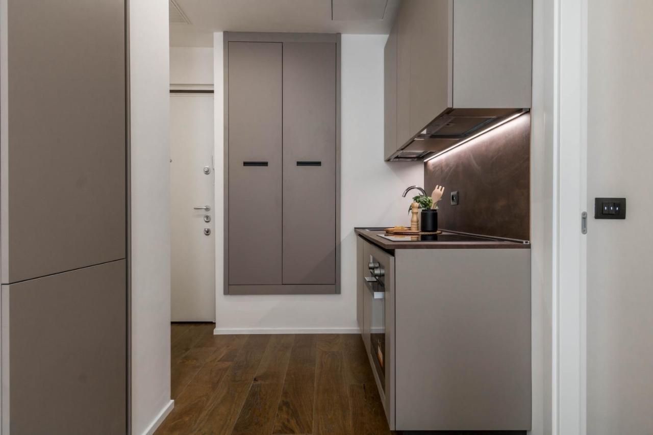 Central & Cozy Apartment In Milan Via Disciplini Exterior photo